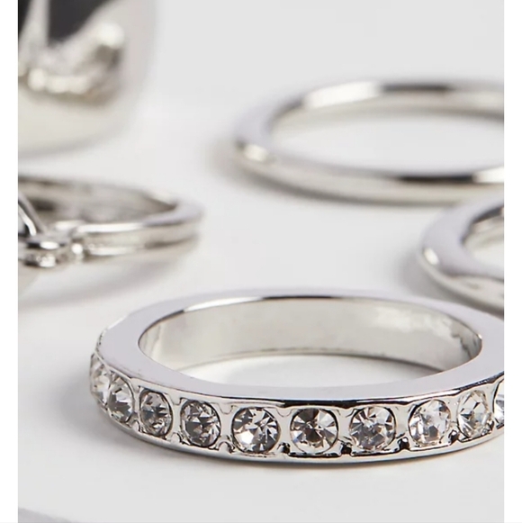 🆕️💍TORRID SET OF 5 SILVER-TONE RINGS SIZE 11💍 - Picture 2 of 5